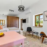 شقة فندقية Kallistheni - Stylish In 3*