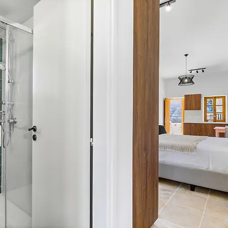 Kallistheni - Stylish In Πάνω Λεύκαρα