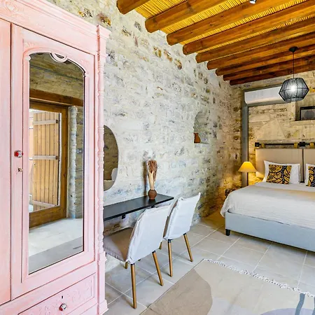 Ξενοδοχείο με διαμερίσματα Kallistheni - Stylish In Πάνω Λεύκαρα