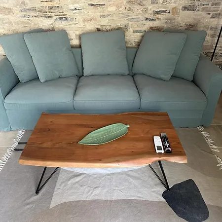 Ξενοδοχείο με διαμερίσματα Kallistheni - Stylish In Πάνω Λεύκαρα