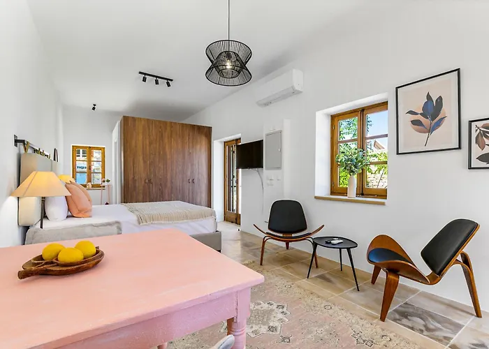 Aparthotel Kallistheni - Stylish In 3*