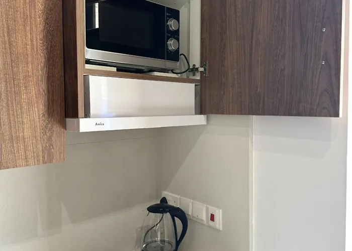 Kallistheni - Stylish In 班诺卢弗卡拉